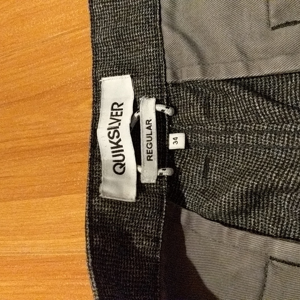 Men's Quicksilver shorts - Picture 2 of 4